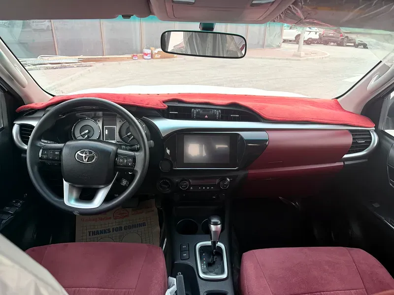 تويوتا هيلوكس 2024